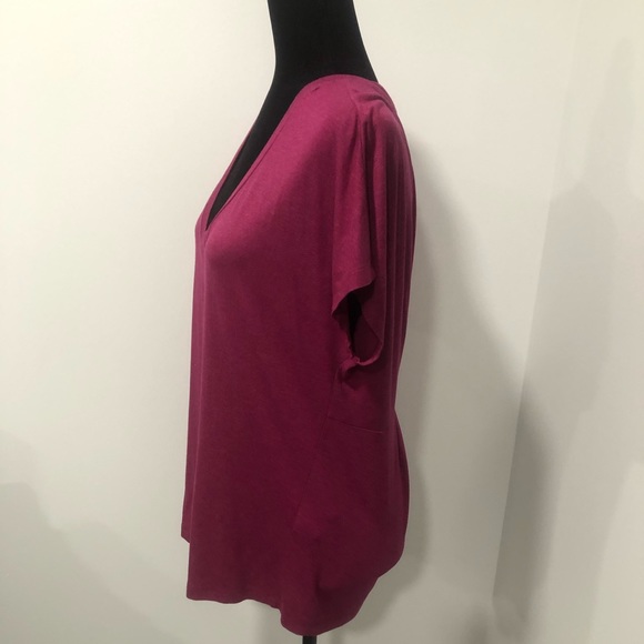 Banana Republic Dark Pink Tee - Picture 3 of 8